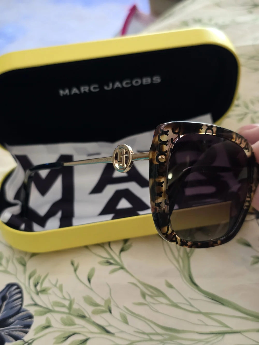 NWOT Marc Jacobs MARC 727/S Signature Logo Print Square Sunglasses Gold CAT 3