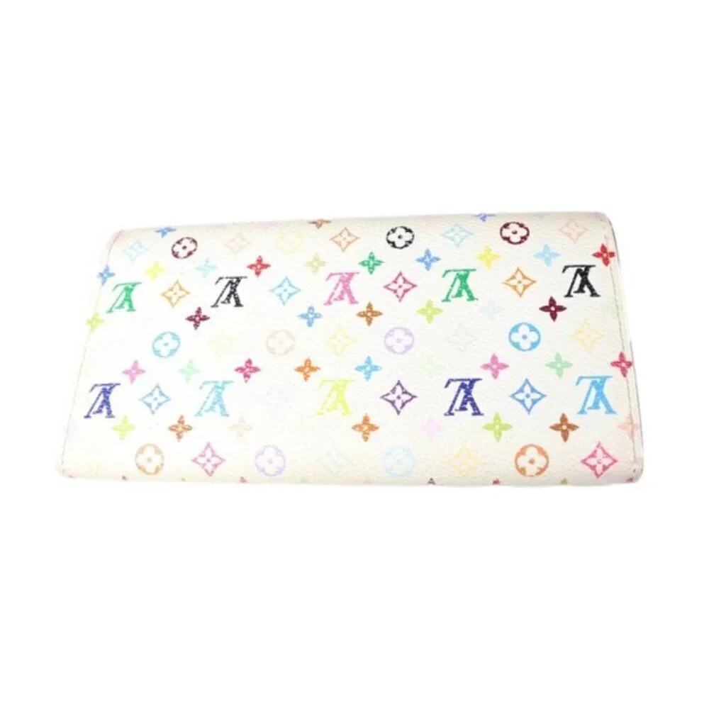 Louis Vuitton renowned clutch canvas