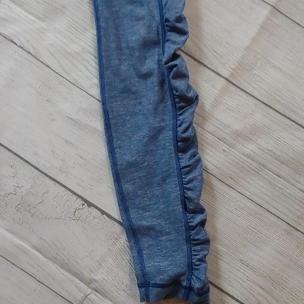 Lululemon Blue Leggings with Ruffle Detail Size 8