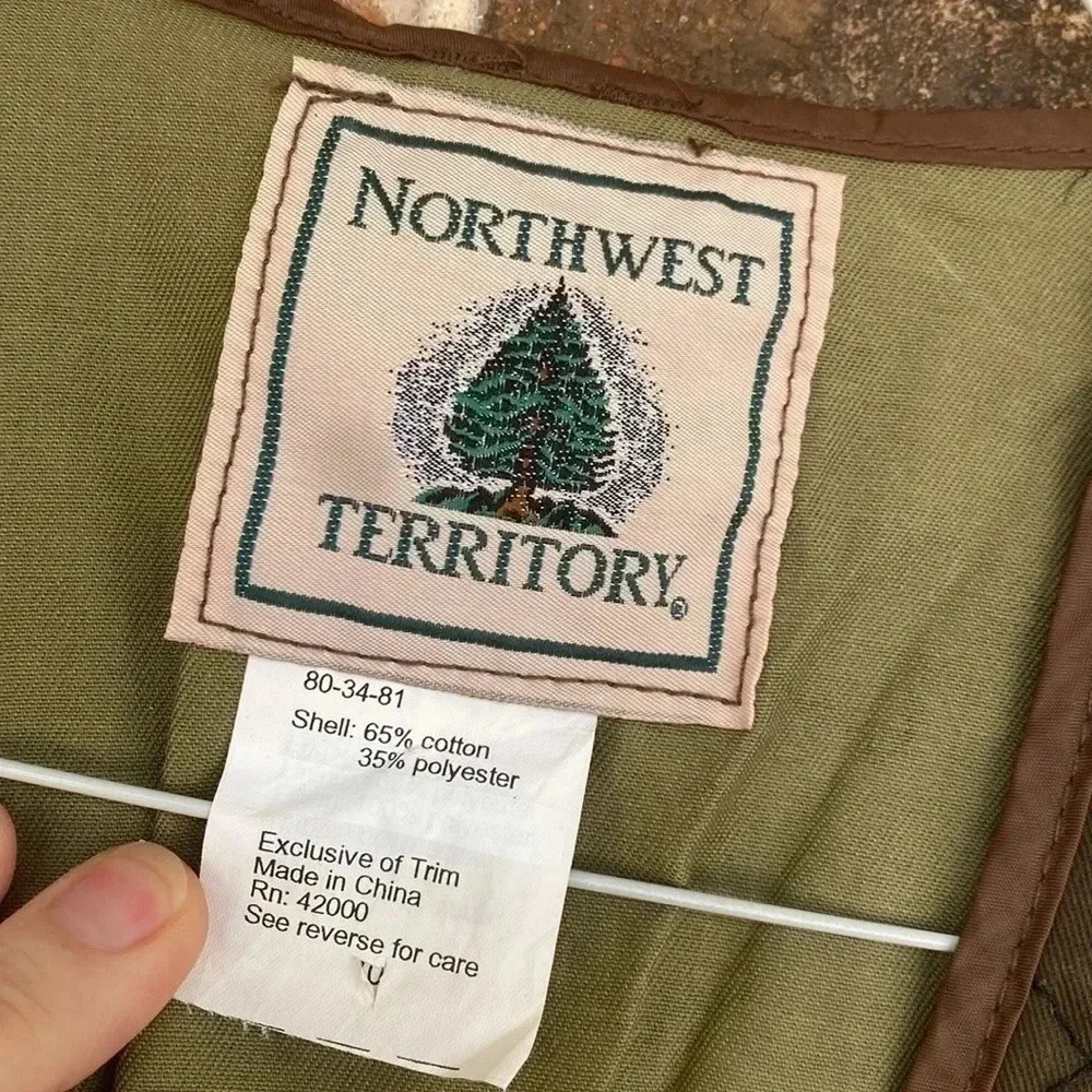 Northwest Territory size large