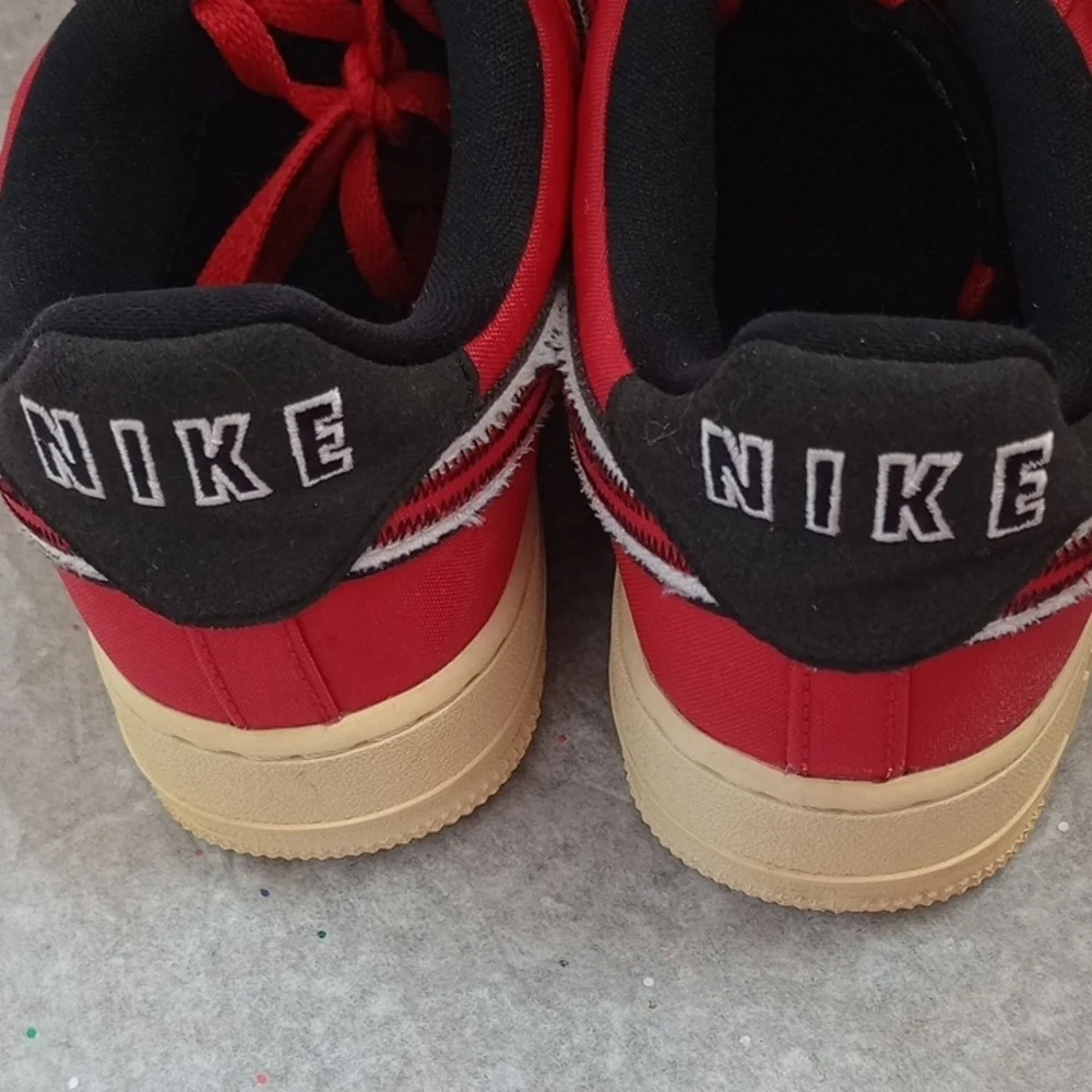 Nike AIR Red and Black Women's Lace-Up Athletic‎ Sneakers