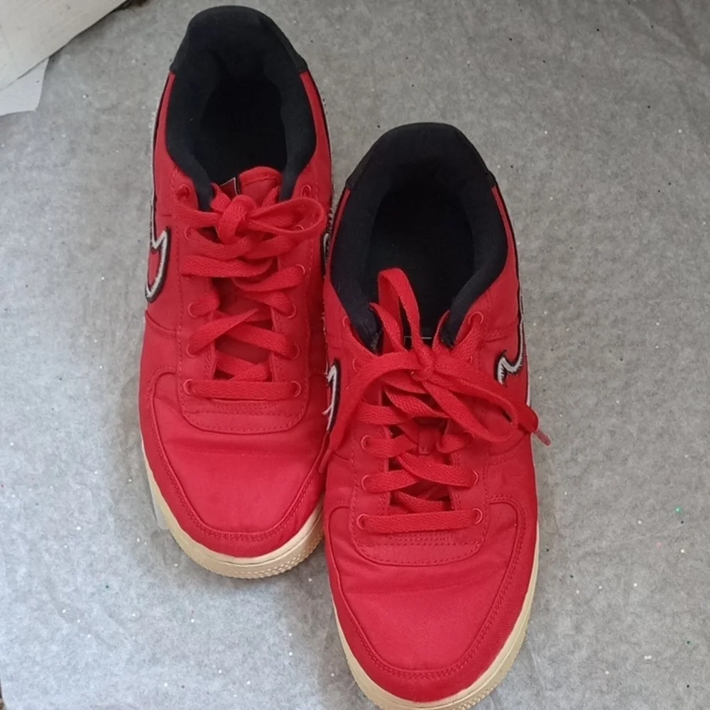 Nike AIR Red and Black Women's Lace-Up Athletic‎ Sneakers
