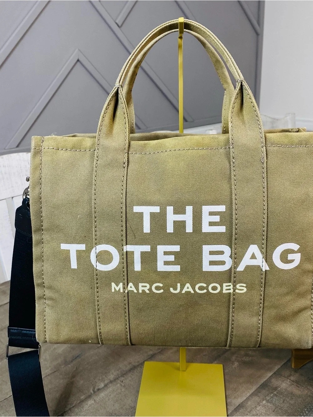 Marc Jacobs up sale