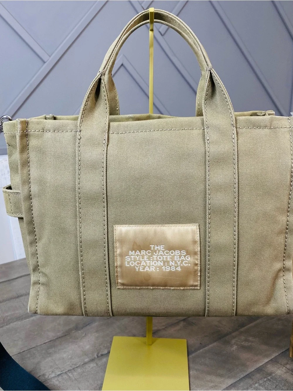 Marc Jacobs up sale