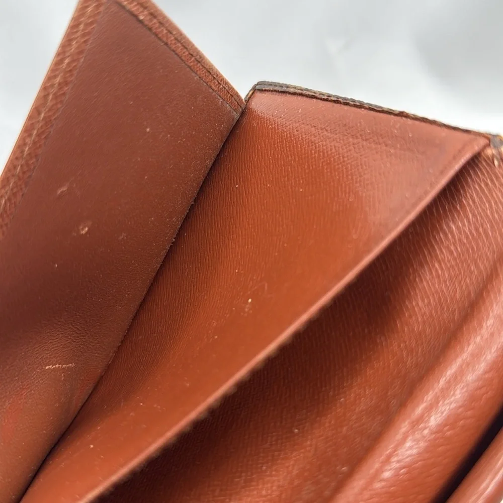 Louis Vuitton pre owned