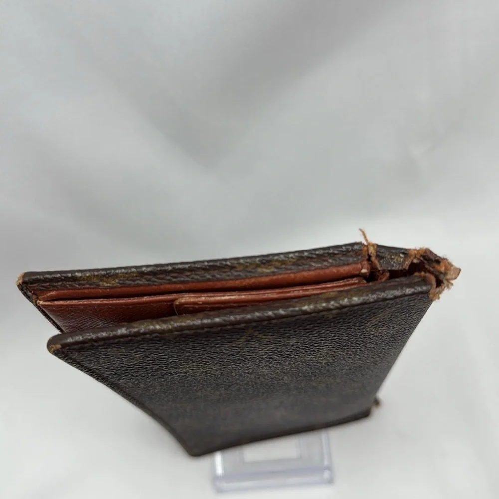 Louis Vuitton pre owned