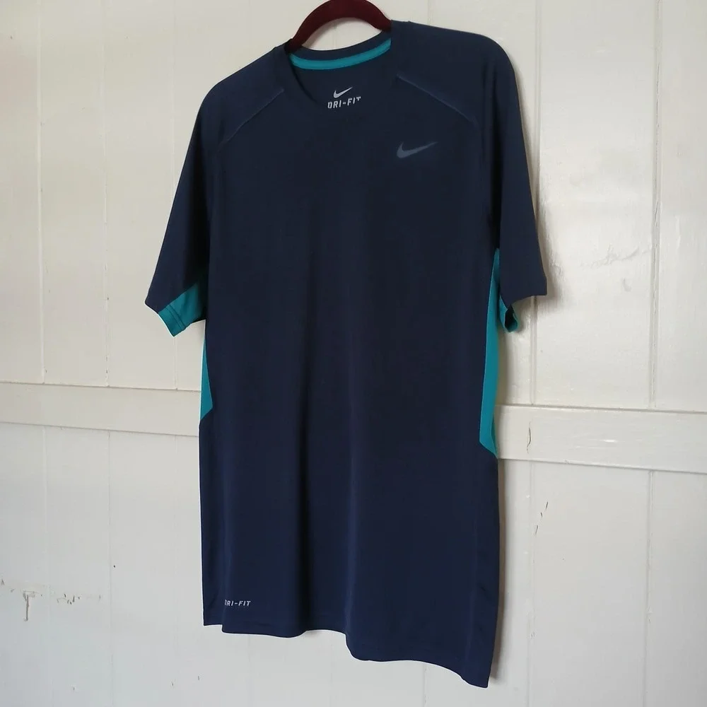 Nike shirt dri