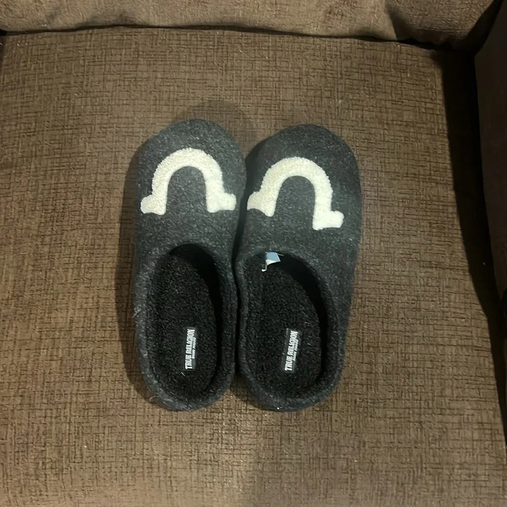 Mens Gray True Religion Slippers