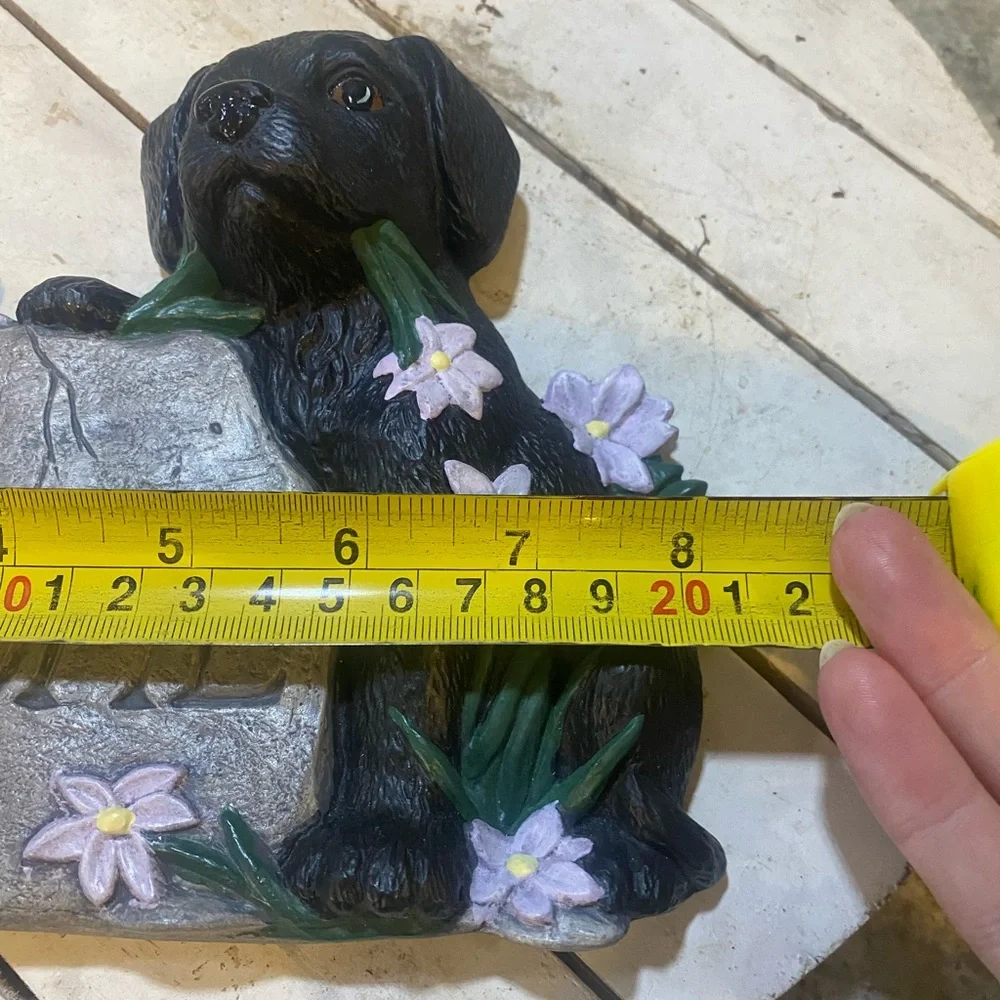 Black Dog‎ Welcome Sign