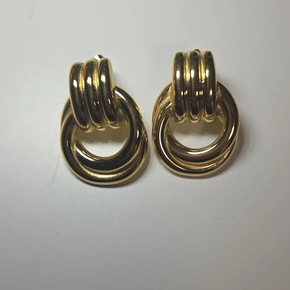 Nwt Non Tarnish knot earrings Heaven Mayhem Inspired