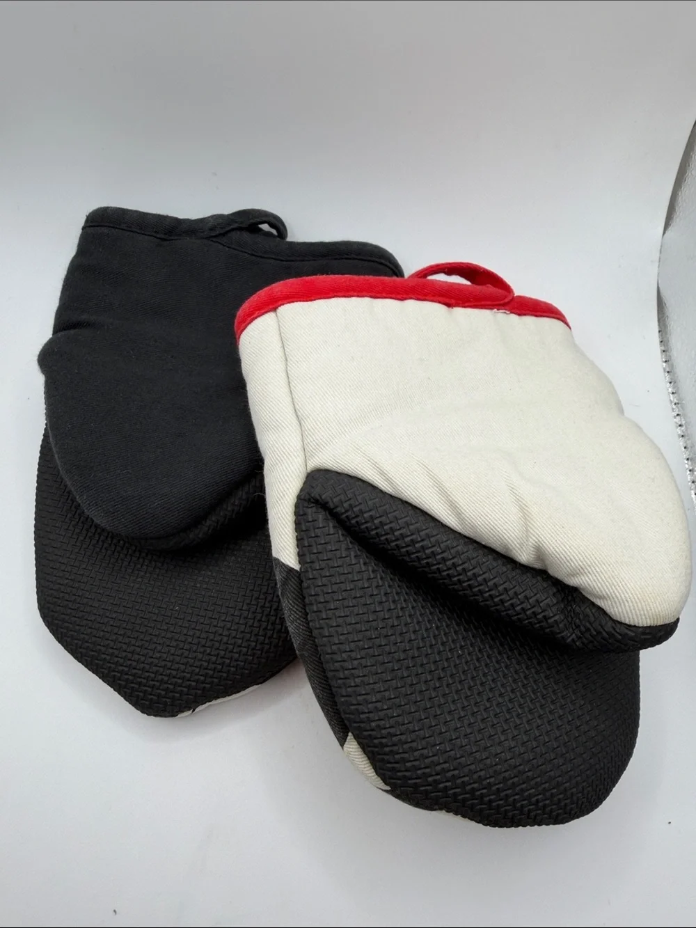 Disney pair red by