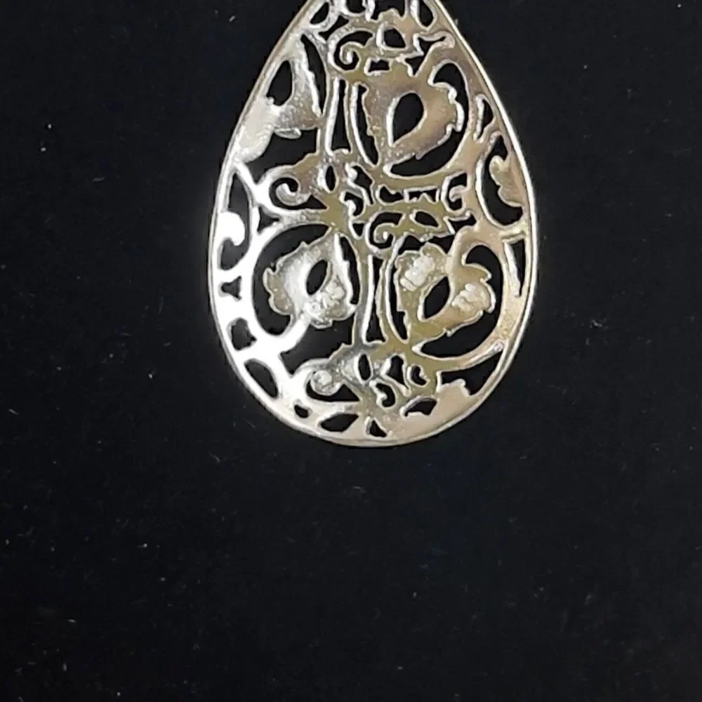 N/A these earrings