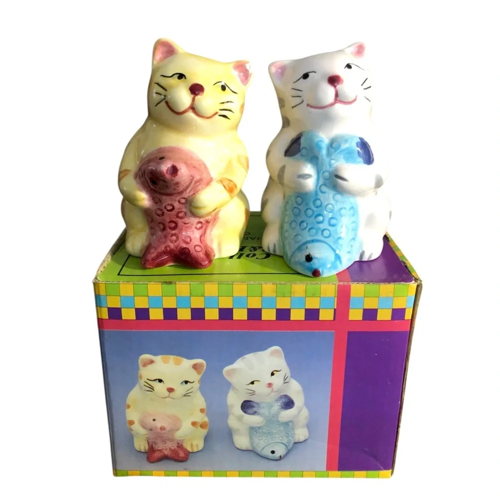 Cat Salt & Pepper Shakers