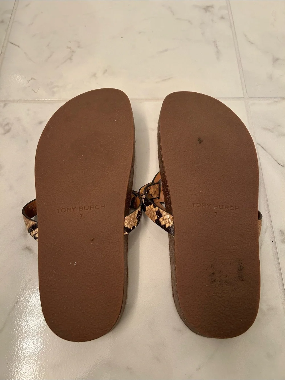 Tory Burch Snake-Print Logo Thong Sandals cork foot bed