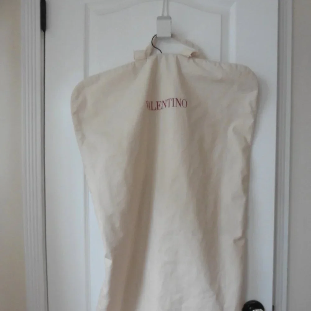 VALENTINO Ivory Fabric Garment Travel Bag Dust Cover Approx. 40