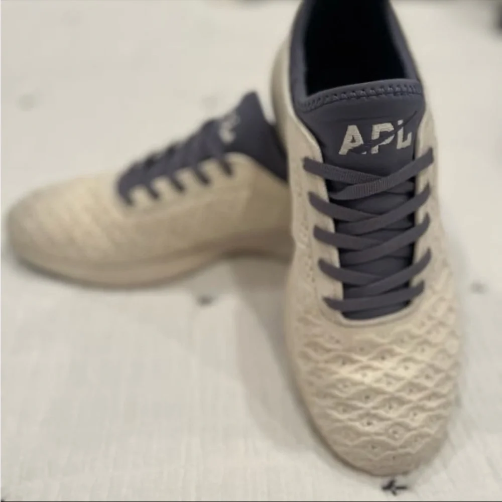 APL gently used