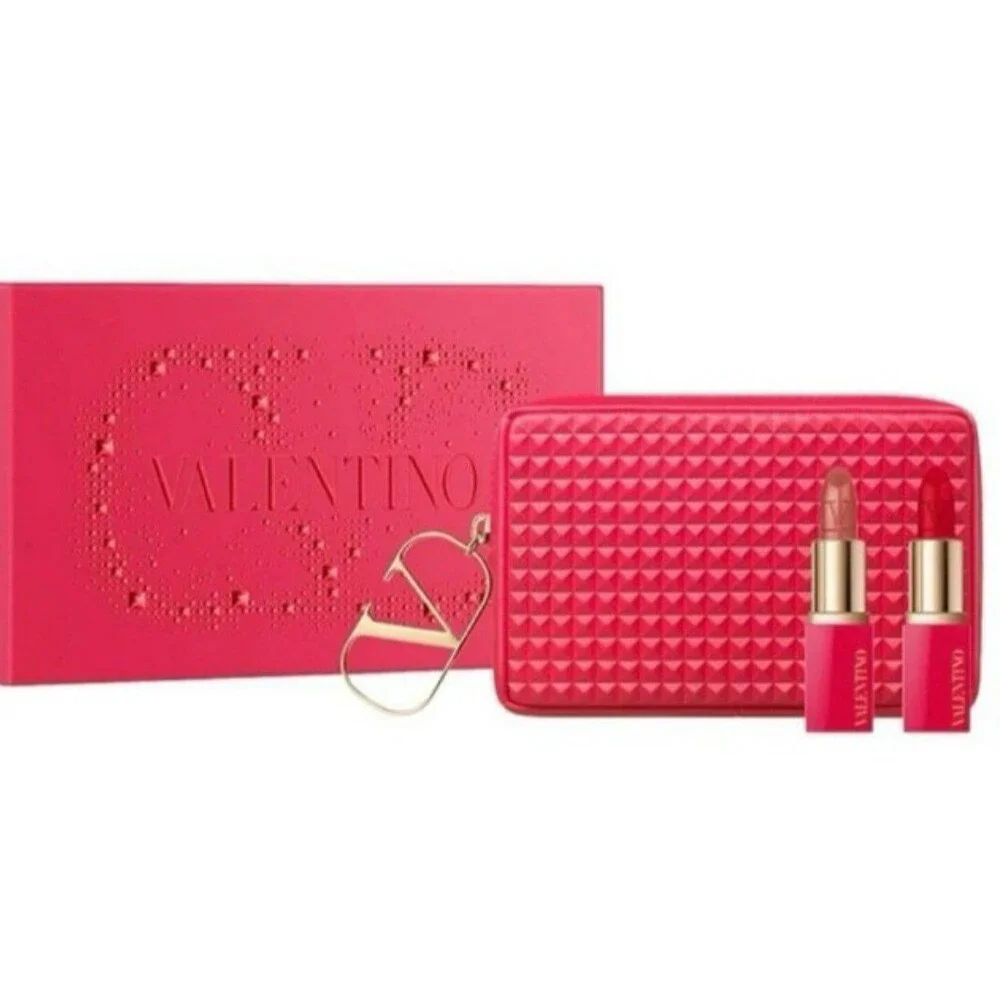 2 lipsticks and case