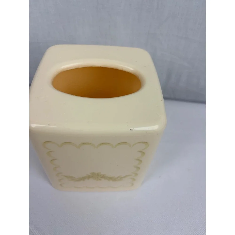Vintage Victorian Ecru Tissue Box Cover Scalloped Floral Boutique Square Cream