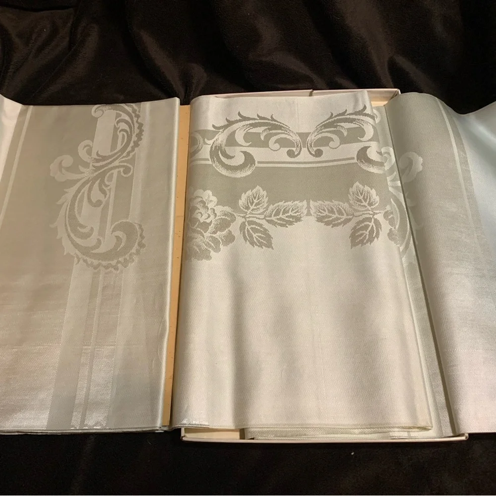 VINTAGE Imported Damask cotton rayon 54” X 72” tablecloth in original box