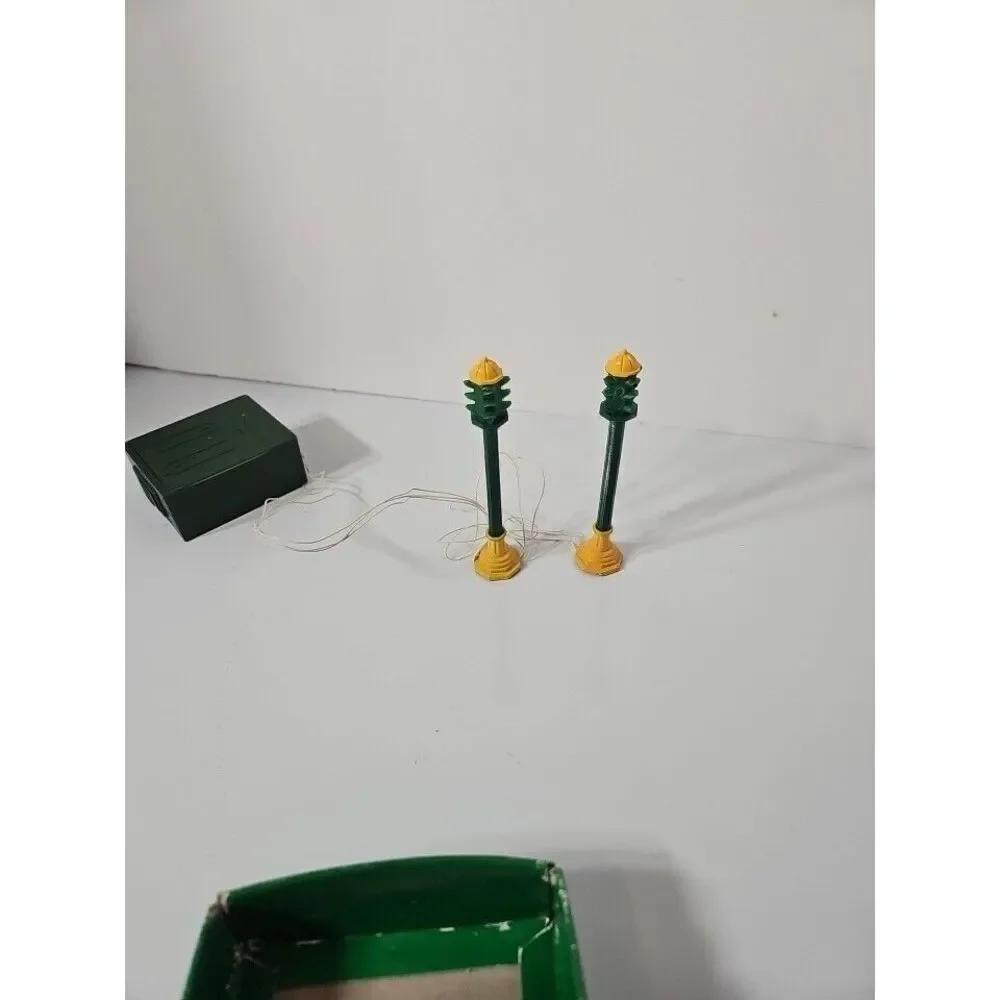 Department 56 The Original Snow Village Traffic Light Set #5500-0 Christmas‎
