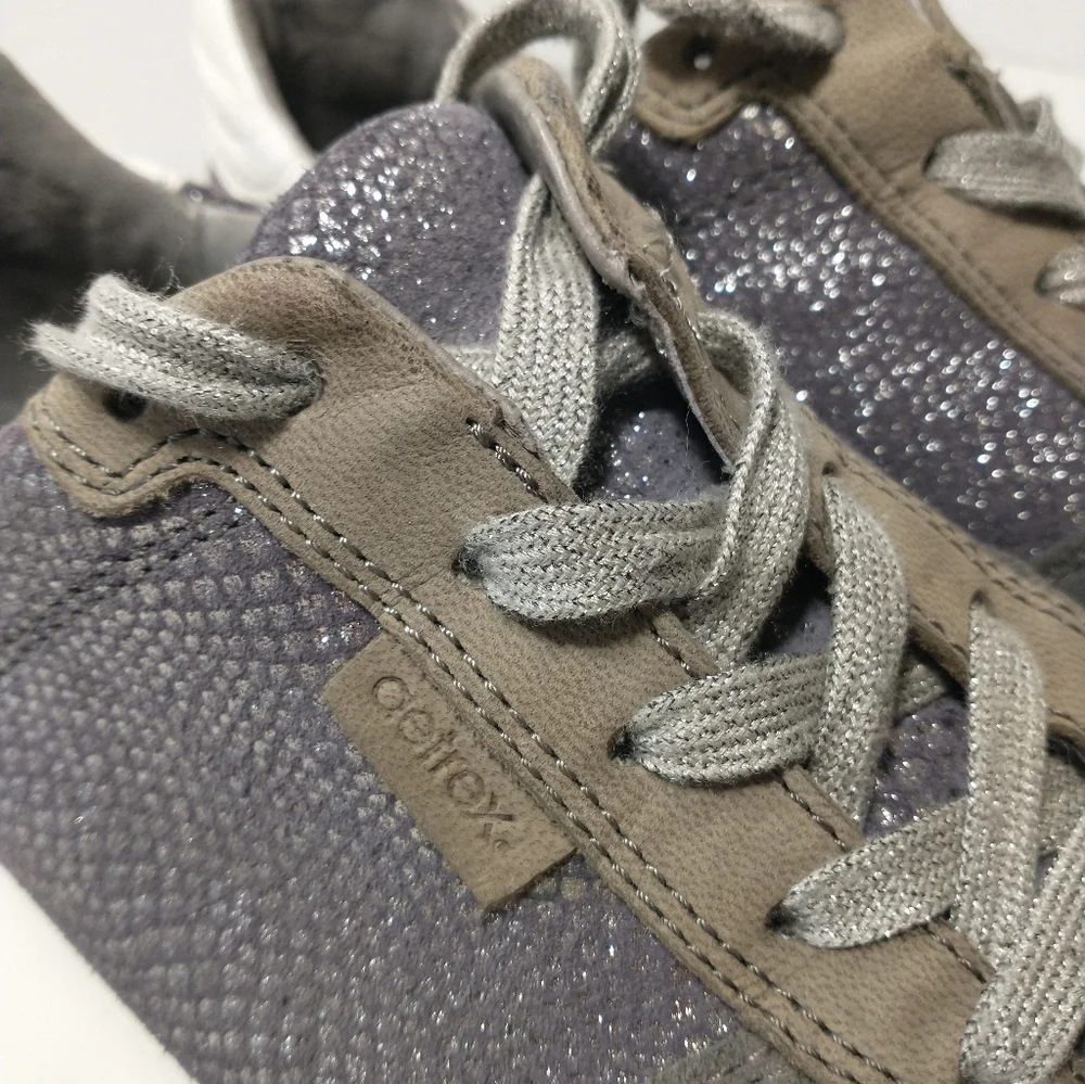 Aetrex stylish sneakers