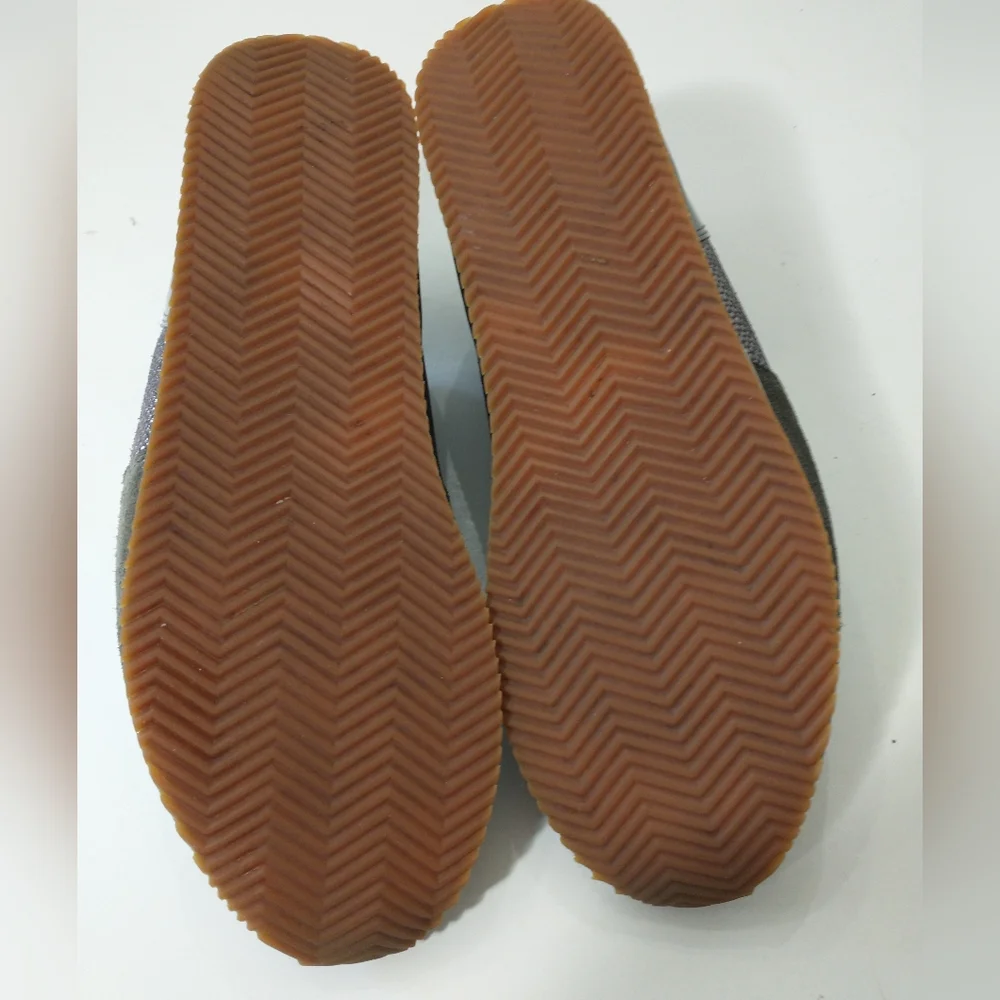 Aetrex stylish sneakers