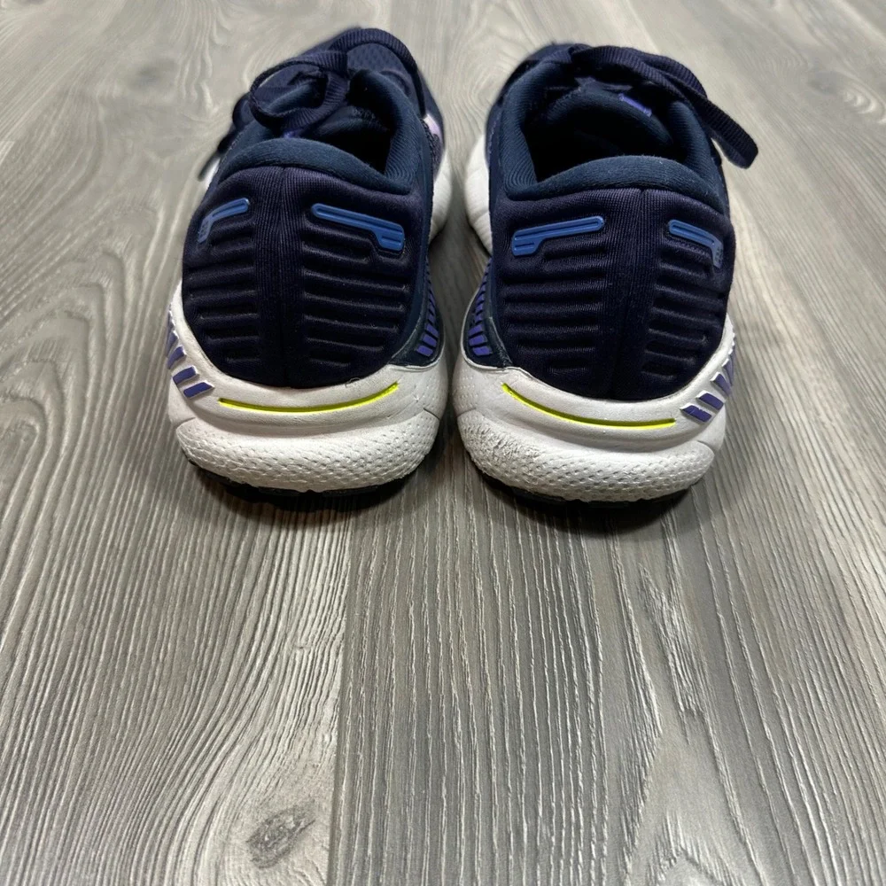 Brooks size 9b