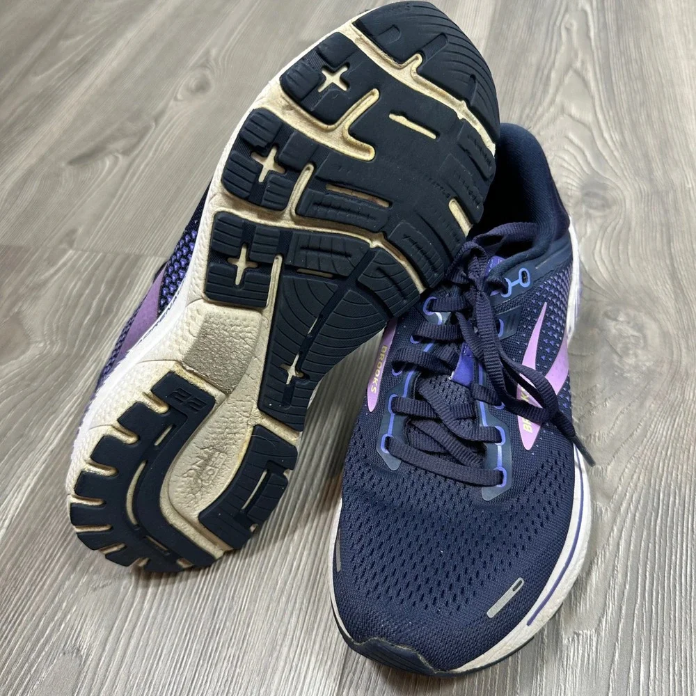 Brooks size 9b