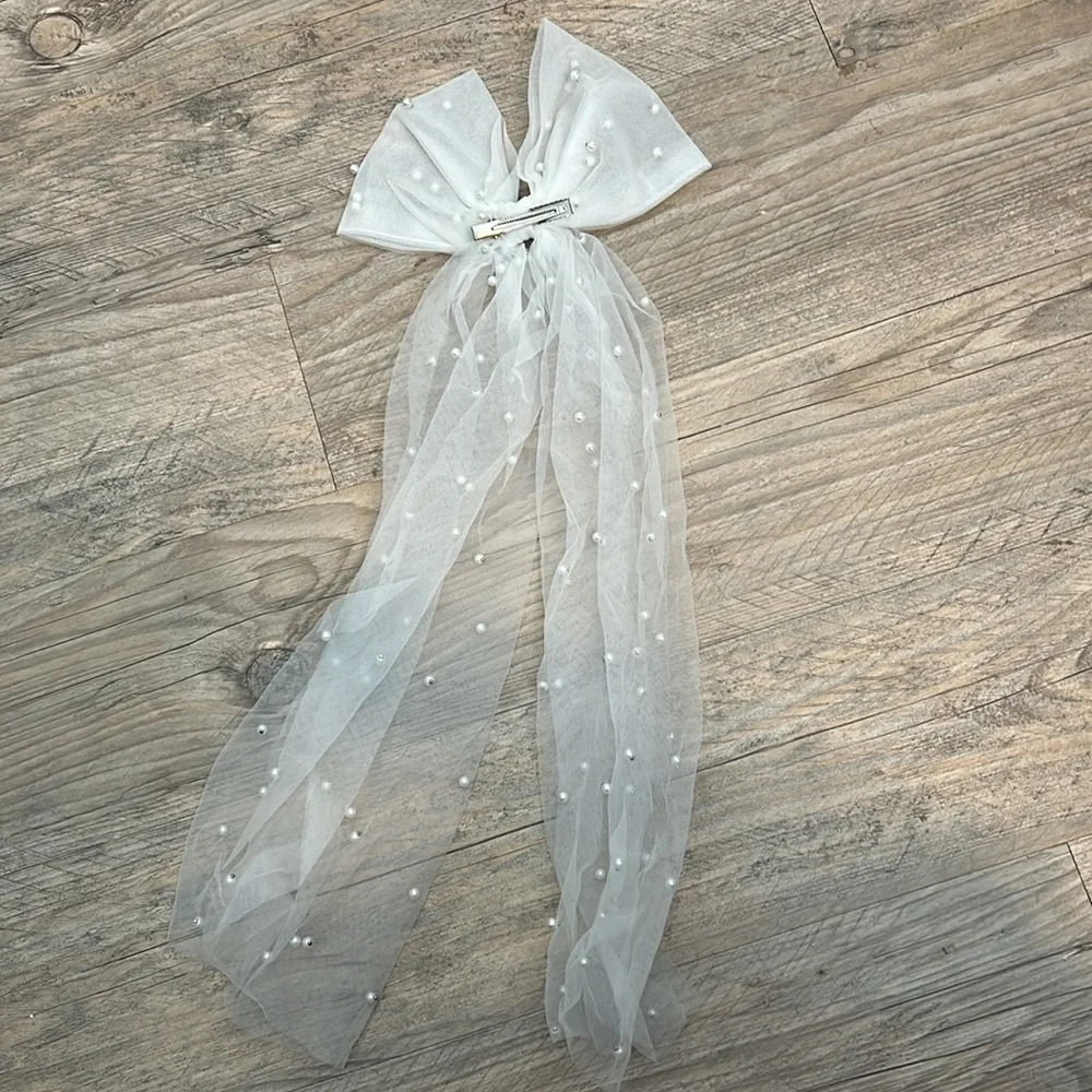 White Tulle Pearl Beaded Hair Bow Bridal‎ Hair Clip