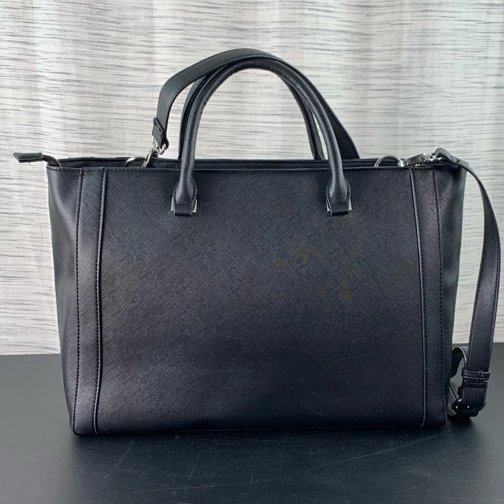 Elegant Black laptop handbag.