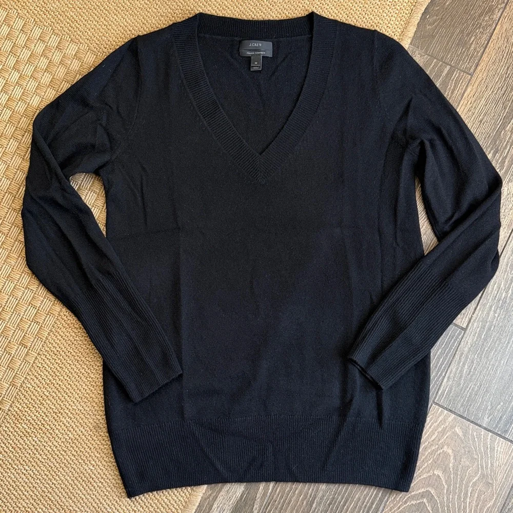 J.Crew Women’s Black 100% Italian Cashmere V-Neck Sweater— M