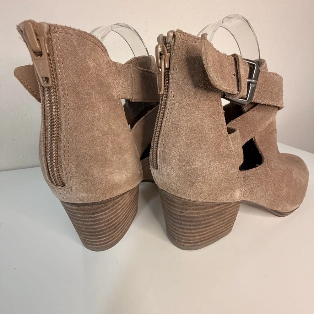 Sole Society stylish taupe
