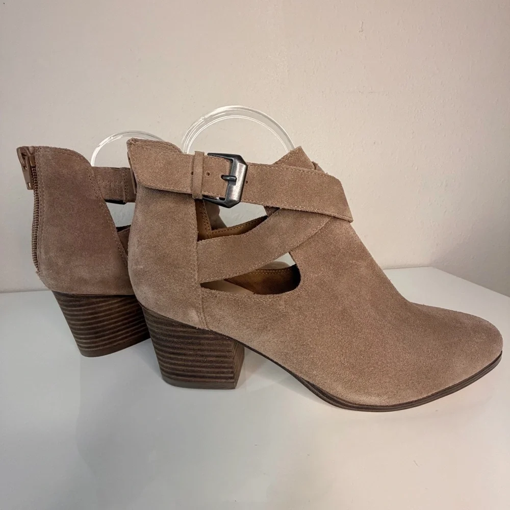 Sole Society stylish taupe