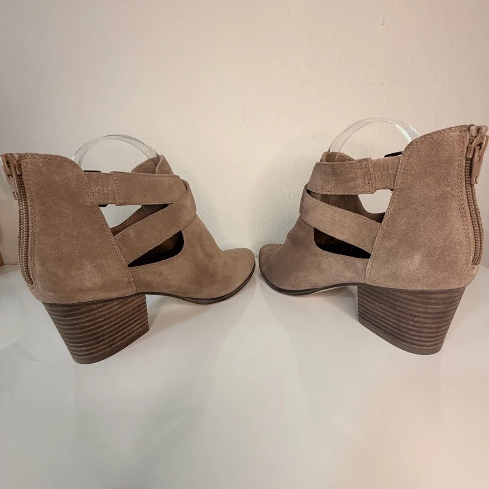 Sole Society stylish taupe