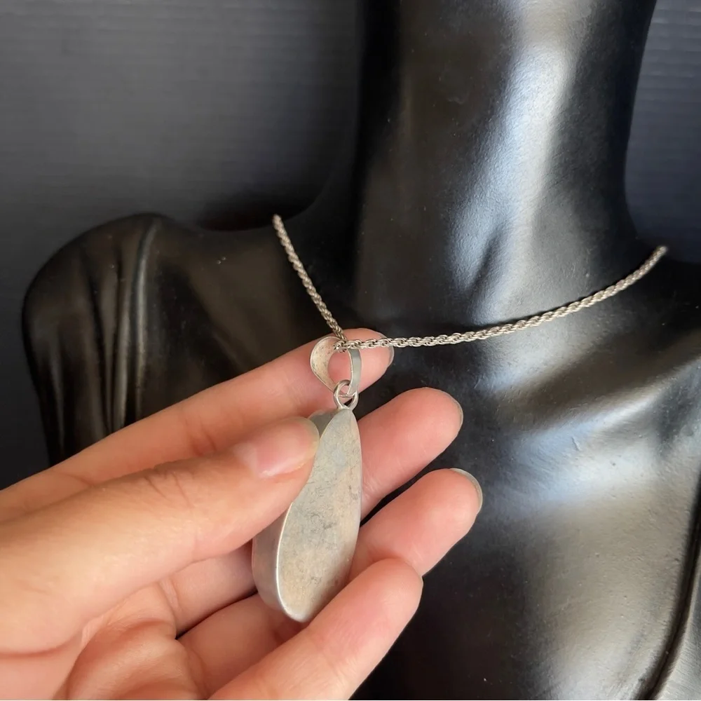 N/A this necklace