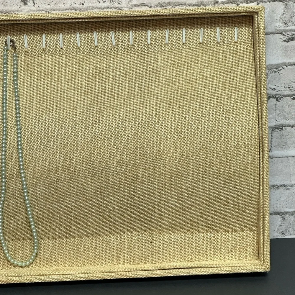 N/A jewelry display
