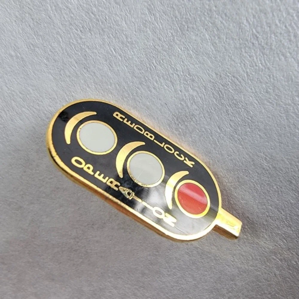 Vintage Operation Redblock Railroad Safety Amtrak Lapel Pin Gold Tone‎ Signal