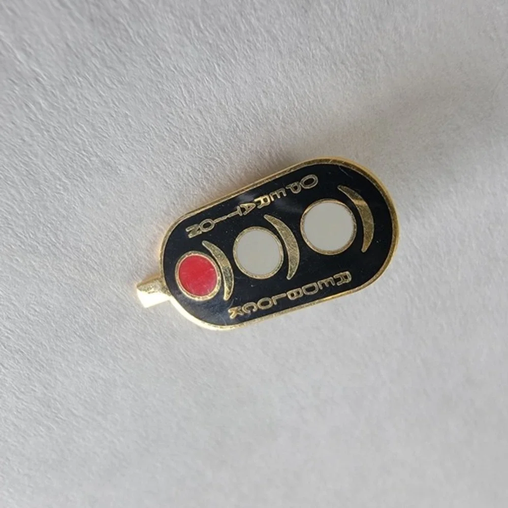 Vintage Operation Redblock Railroad Safety Amtrak Lapel Pin Gold Tone‎ Signal