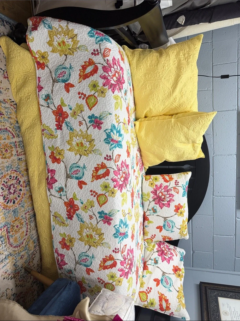 Floral Quilted Bedding Set with Yellow Shams - Vibrant Multi-Color