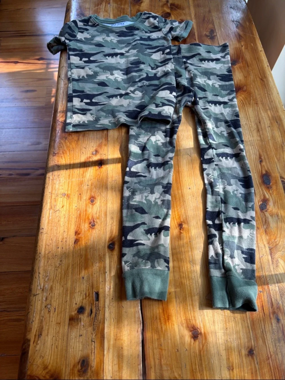 Boys Old Navy Camouflage Pajamas Size 5T