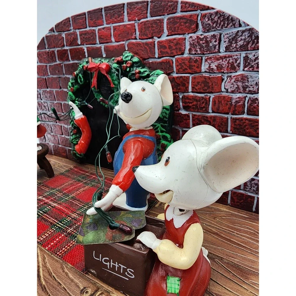Gemmy Christmas Mice Plays Music/‎ Lights up Animation not working