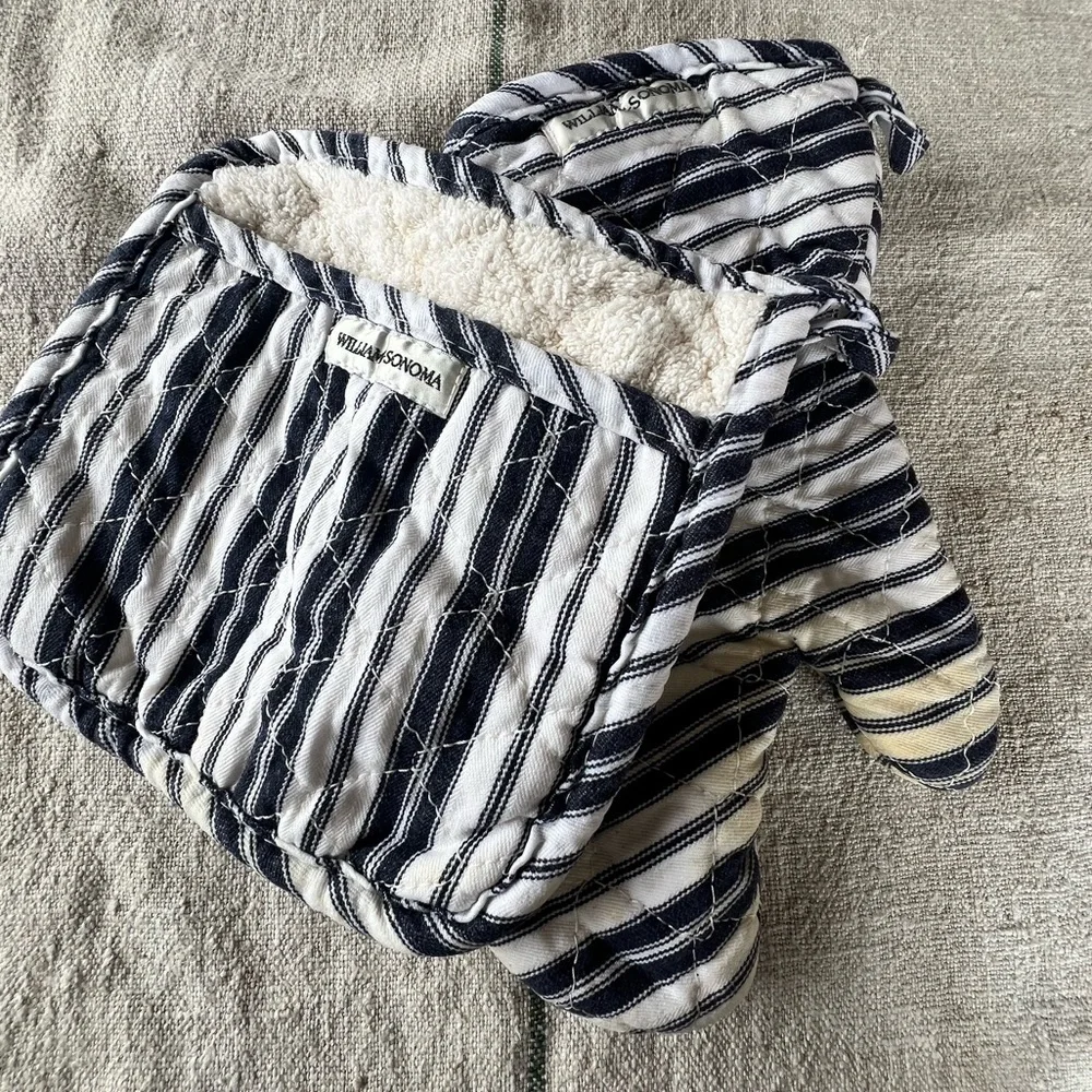 Williams Sonoma Navy and White Striped Oven Mitt and Pot Holder Set​