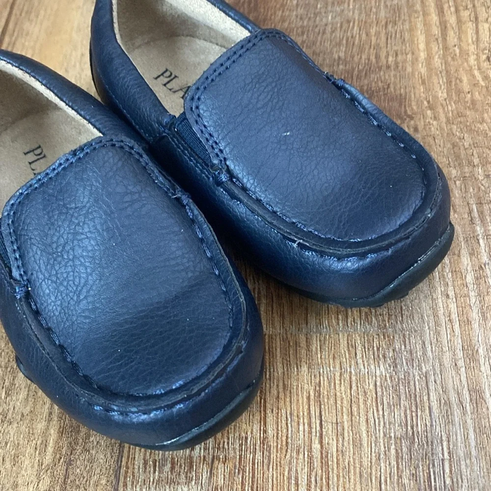 The Children’s place navy blue slip on loafers with non marking sole size 6