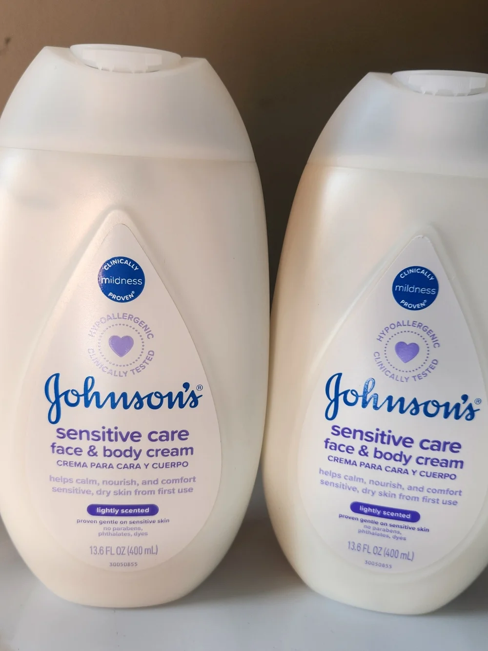 Johnson's Sensitive Care Face & Body Cream - White