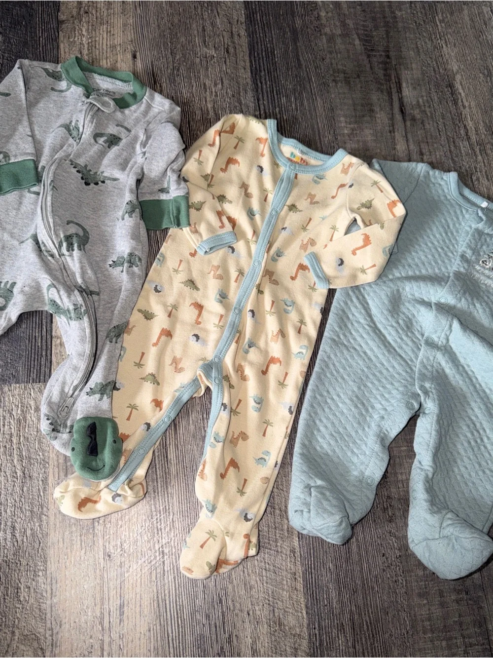 Neutral Dinosaur Print Cotton Footed One-Piece sleeper Lot 3-6M Bundle Carter’s