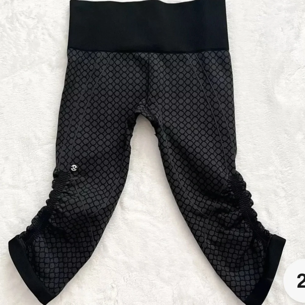 lululemon athletica crop leggings