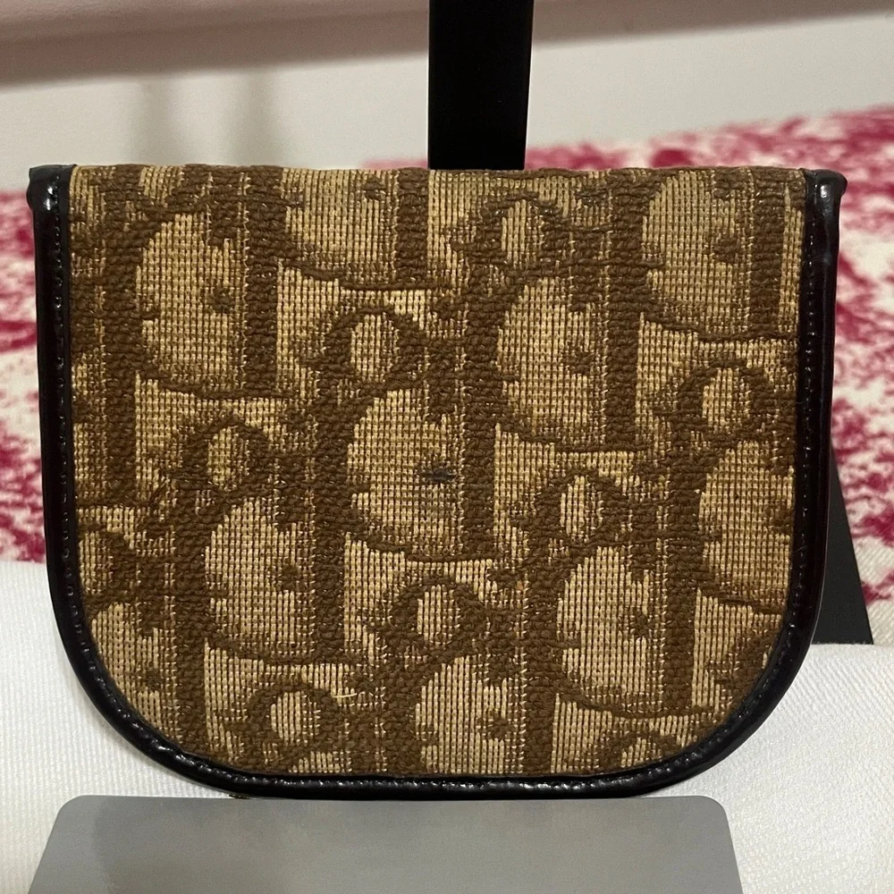Dior chic coin