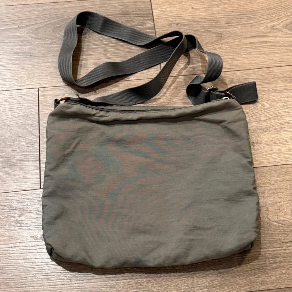 Baggallini crossbody bag