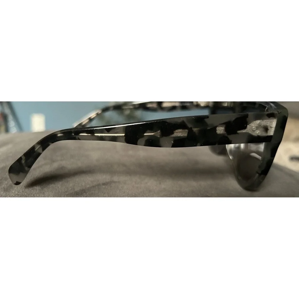 Celine top frame