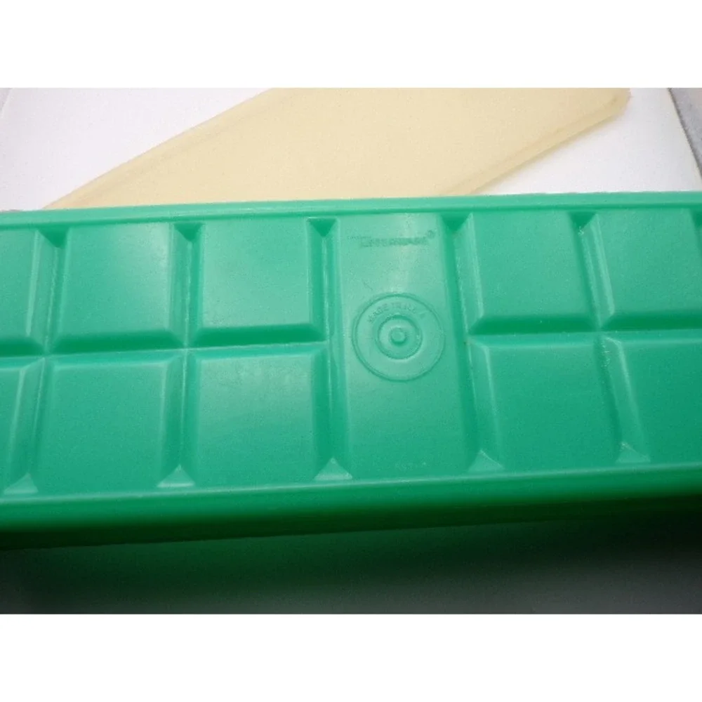 Vintage‎ Tupperware Rectangular Celery Container Green Lid Food Storage 2512